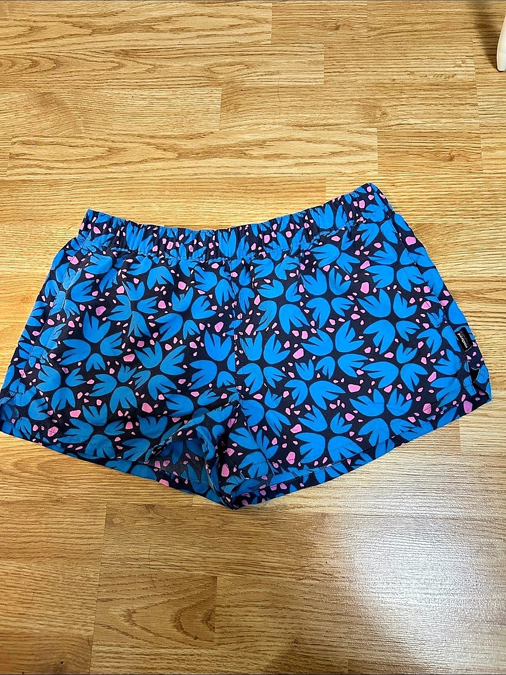 Patagonia Women's Baggies Shorts - 5" Floral Blue & Pink Medium